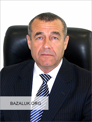 Фатхутдінов Василь Гайнулович — генерал-майор міліції, заступник Міністра внутрішніх справ України